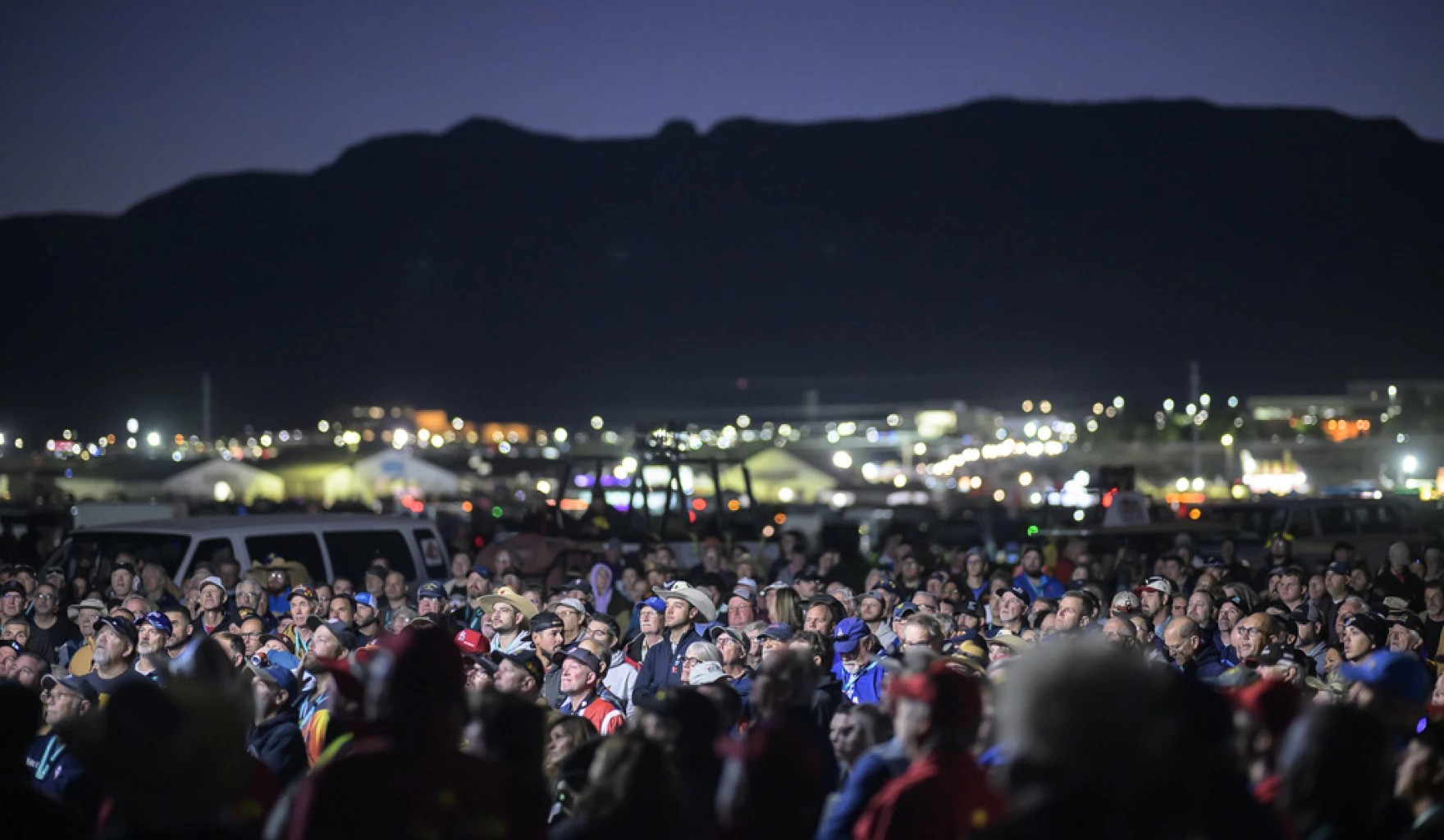 Albuquerque International Balloon Fiesta Soars to New Heights Amidst Warm Temperatures